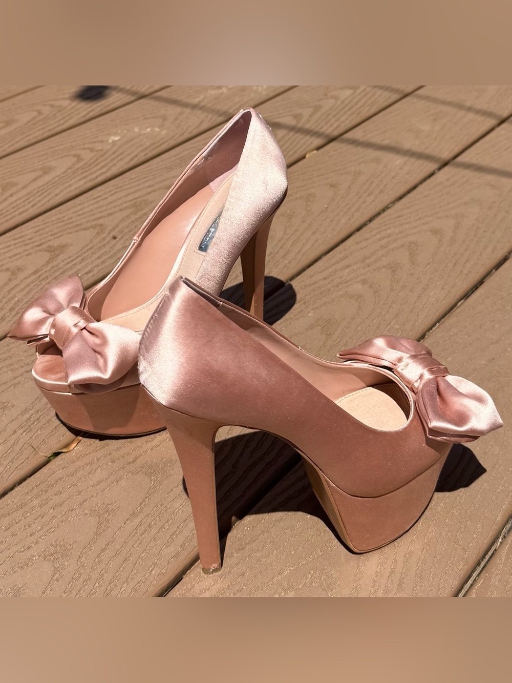 H by Halston Satin Bow Pumps - Size 7.5 - Picture 4 of 6
